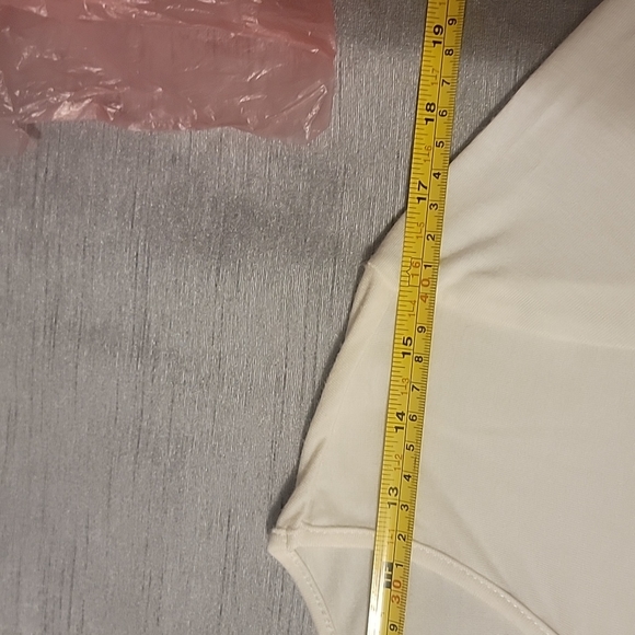 White top with bell sleeves - Picture 5 of 10